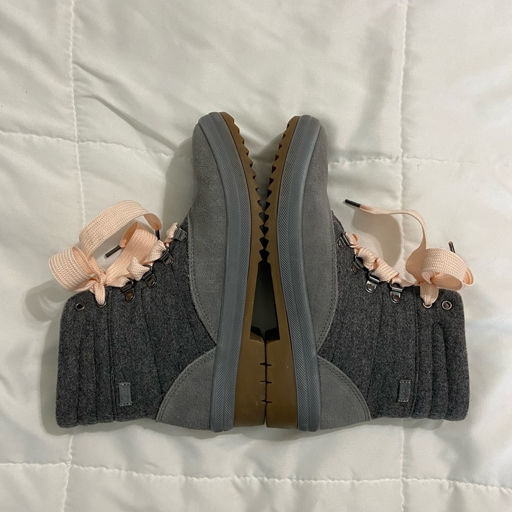 Keds Camp Boots, suede/wool gray, size 9